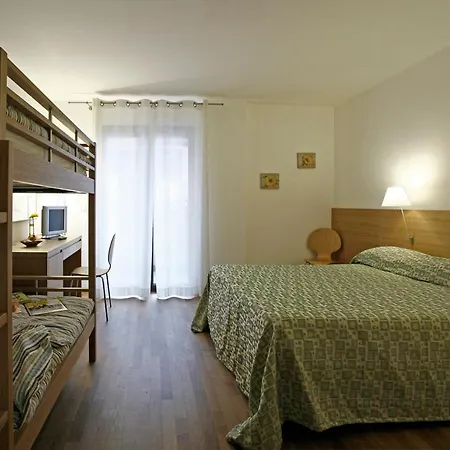 Отель Lacroma Bio &