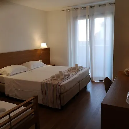 Lacroma Bio & מלון גראדו