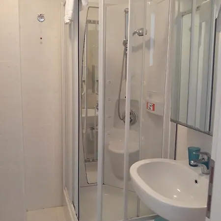 מלון Lacroma Bio & 3*